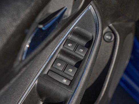 Used 2017 Chevrolet Cruze LT w/ Convenience Package image 22