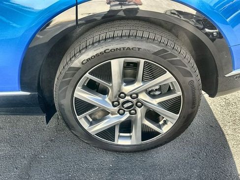 New 2025 Cadillac Optiq Luxury 1 image 34