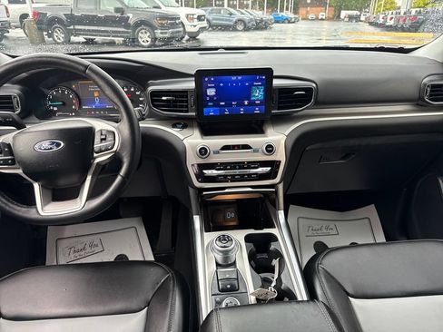 Used 2024 Ford Explorer XLT w/ Equipment Group 202A AWD/4WD image 22