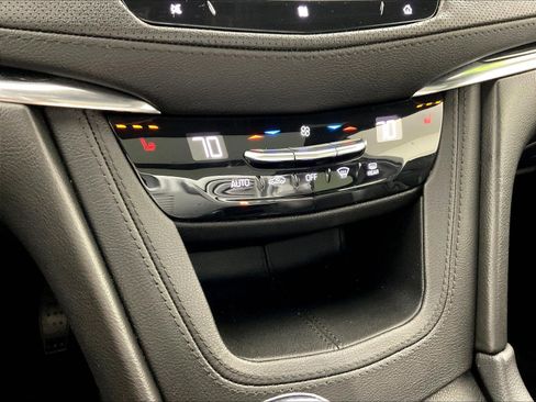 Used 2020 Cadillac XT5 Premium Luxury FWD image 36