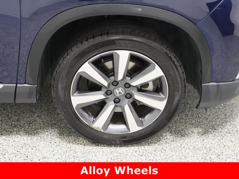 Used 2025 Honda Pilot Touring image 5