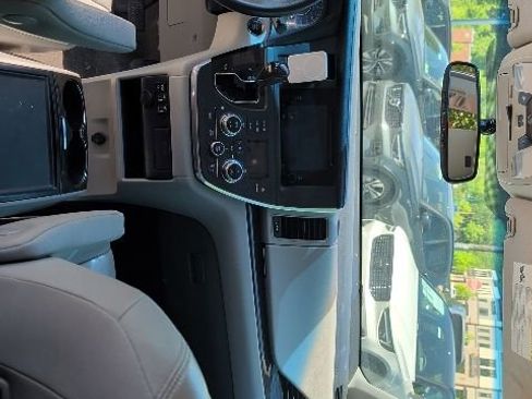 Used 2016 Toyota Sienna XLE w/ XLE Navigation Package AWD/4WD image 14
