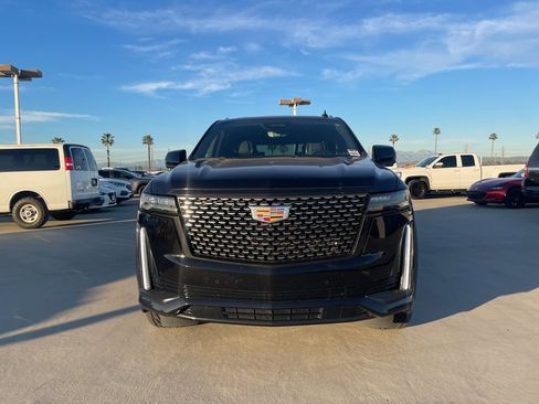 Used 2023 Cadillac Escalade Premium Luxury image 6