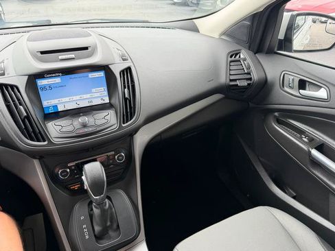 Used 2016 Ford Escape SE w/ Equipment Group 201A FWD image 16
