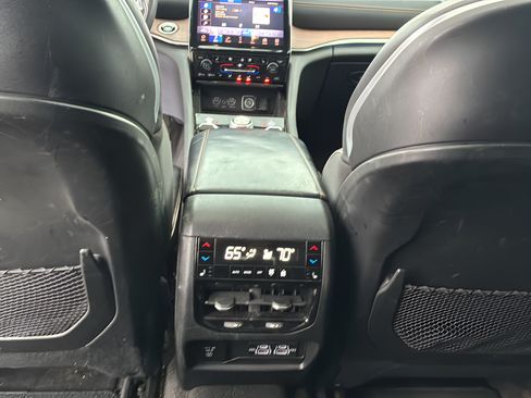 Used 2021 Jeep Grand Cherokee L Summit w/ Luxury Tech Group V AWD/4WD image 31