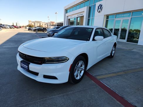 Used 2022 Dodge Charger SXT image 3