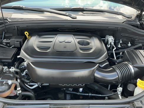 Used 2019 Jeep Grand Cherokee Altitude AWD/4WD image 24