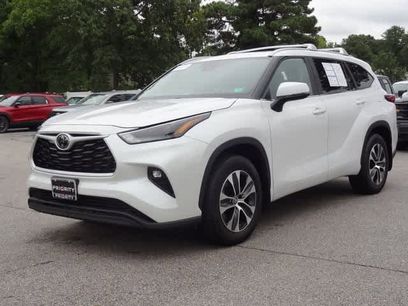 Used 2023 Toyota Highlander XLE