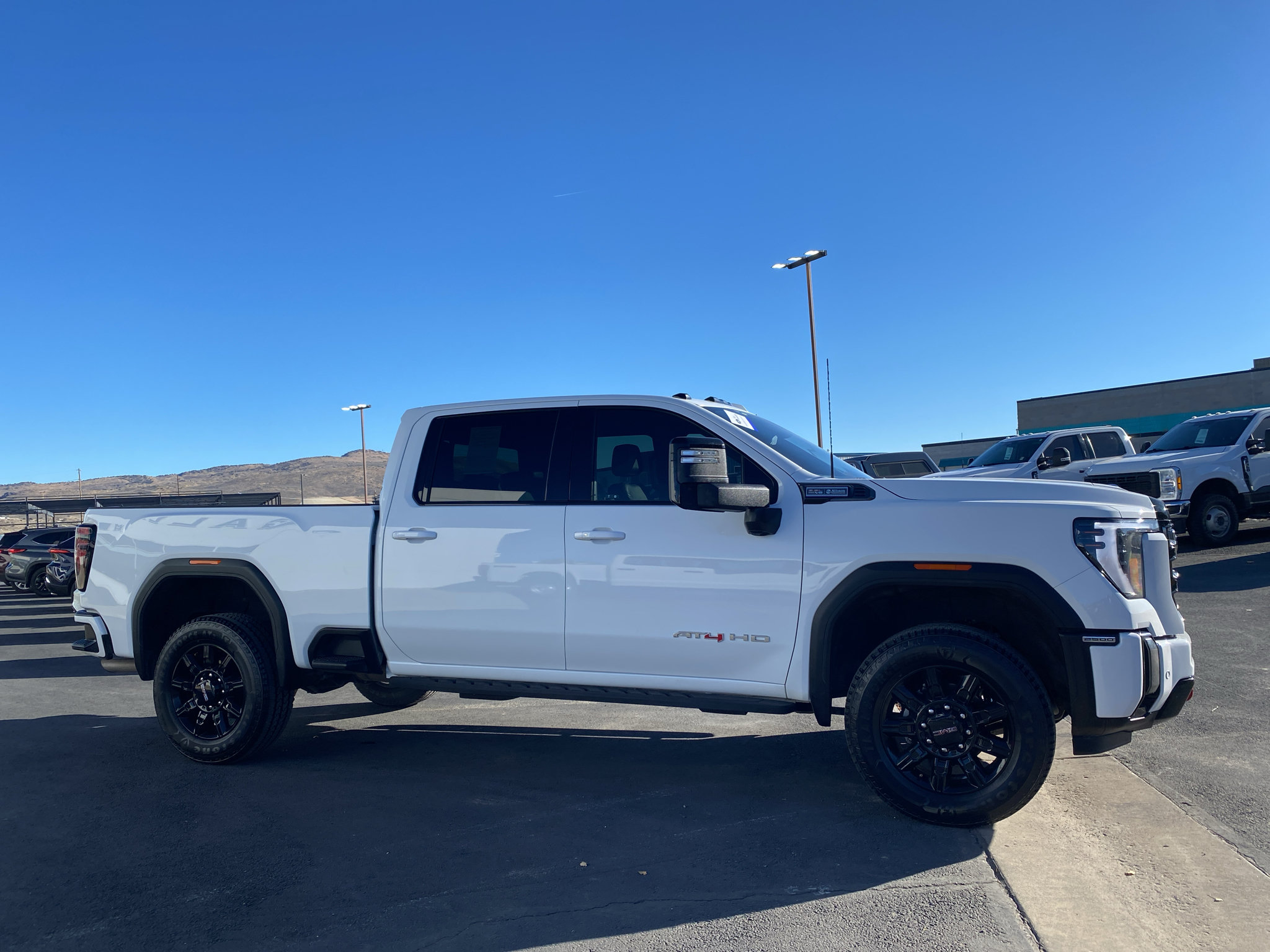 Used 2024 GMC Sierra 2500 AT4 w/ AT4 Premium Plus Package AWD/4WD image 24