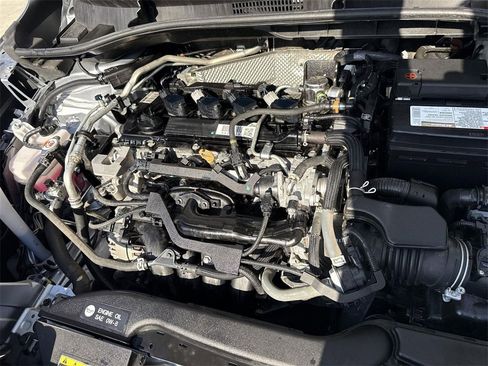 Used 2024 Toyota Corolla Cross L image 27