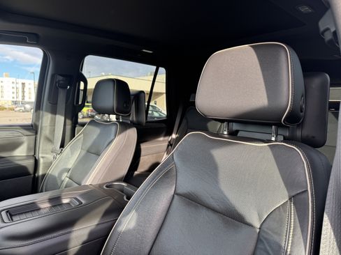 Used 2021 GMC Yukon SLT w/ SLT Luxury Plus Package image 13