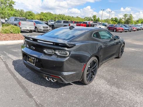 Used 2024 Chevrolet Camaro LT RWD image 9