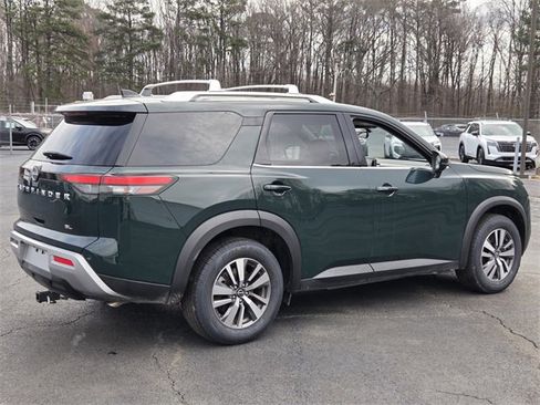 Certified 2023 Nissan Pathfinder SL image 3