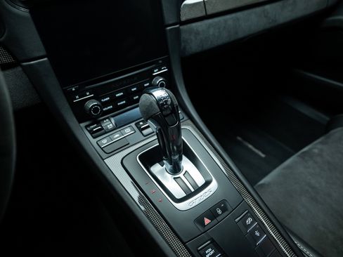 Used 2018 Porsche 911 GT2 RS image 31