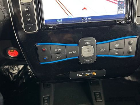 Used 2015 Nissan Leaf SV FWD image 15