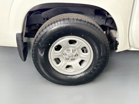 Used 2024 Nissan Frontier S RWD image 33