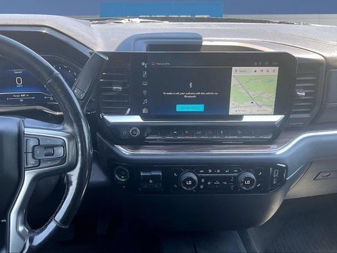 Used 2022 Chevrolet Silverado 1500 LT AWD/4WD image 10