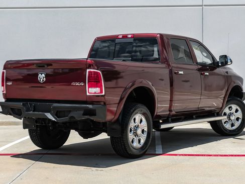 Used 2018 RAM 2500 Laramie w/ Convenience Group AWD/4WD image 4