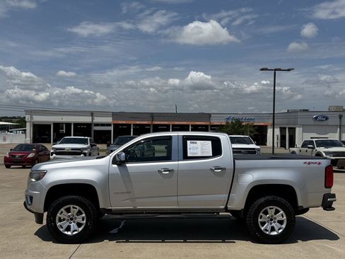 Used 2019 Chevrolet Colorado LT AWD/4WD image 3