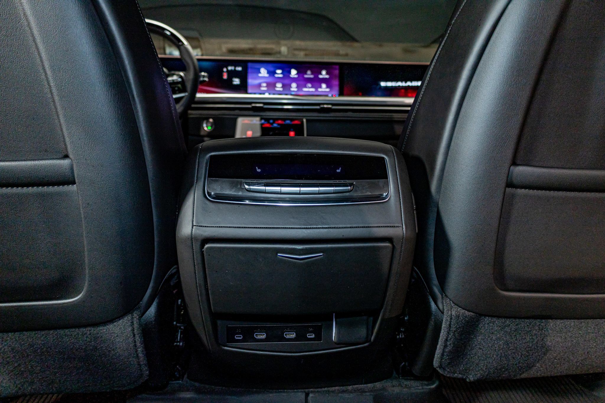 Used 2026 Cadillac Escalade V w/ LPO, ONYX Package AWD/4WD image 25