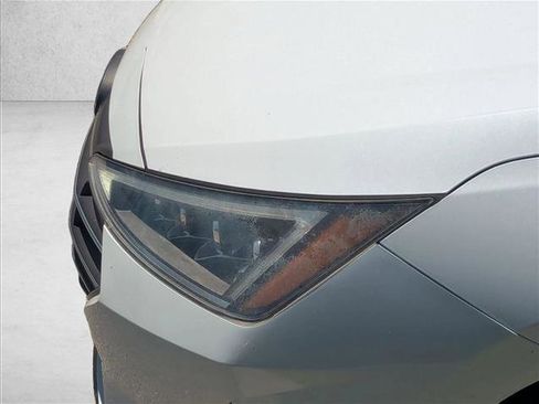 Used 2019 Hyundai Elantra Limited FWD image 14