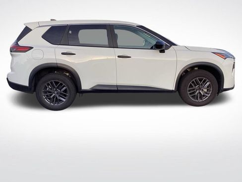 Used 2024 Nissan Rogue S FWD image 12