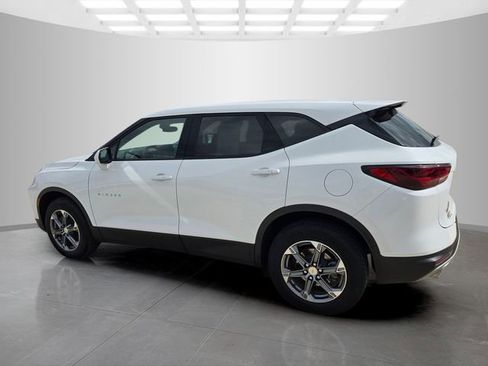 Used 2025 Chevrolet Blazer LT AWD/4WD image 9