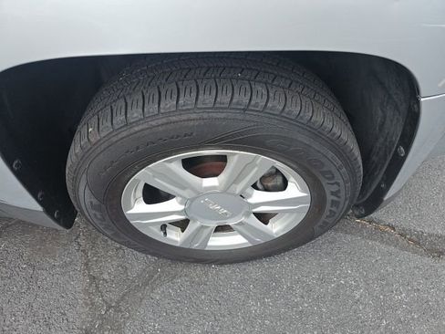 Used 2015 GMC Terrain SLE w/ Convenience Package AWD/4WD image 9