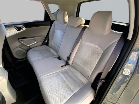 Used 2020 Kia Soul LX FWD image 21