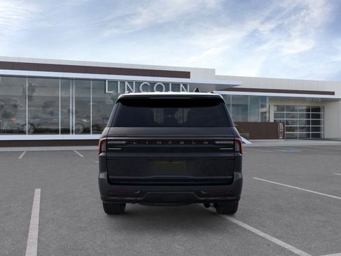New 2026 Lincoln Navigator Reserve w/ Jet Appearance Package image 5