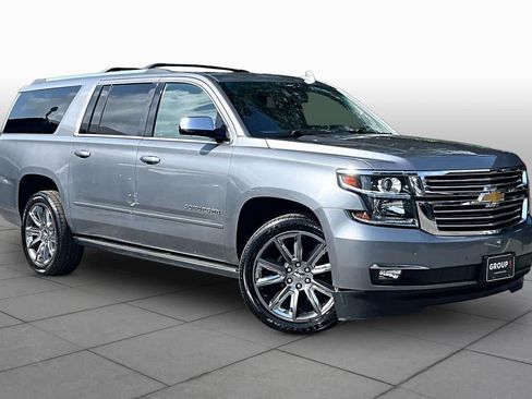 Used 2018 Chevrolet Suburban Premier AWD/4WD image 2