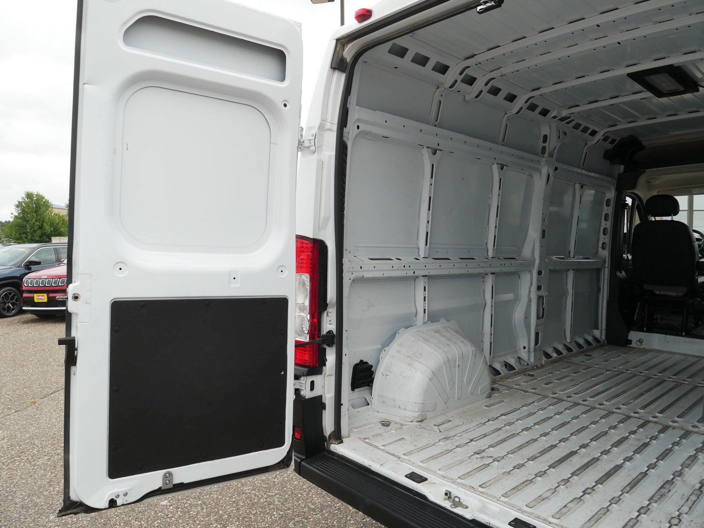 Used 2024 RAM ProMaster 2500 w/ Convenience Group FWD image 39