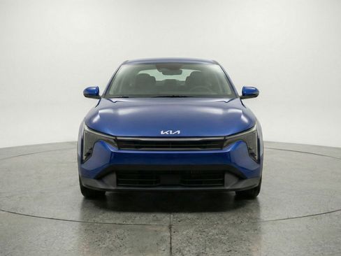 Used 2025 Kia K4 LXS image 2