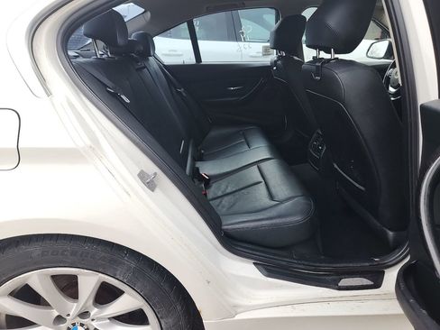 Used 2014 BMW 320i xDrive Sedan AWD/4WD image 9