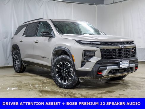 New 2026 Chevrolet Traverse Z71 w/ Enhanced Driving Package image 2