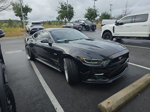 Used 2016 Ford Mustang GT image 5