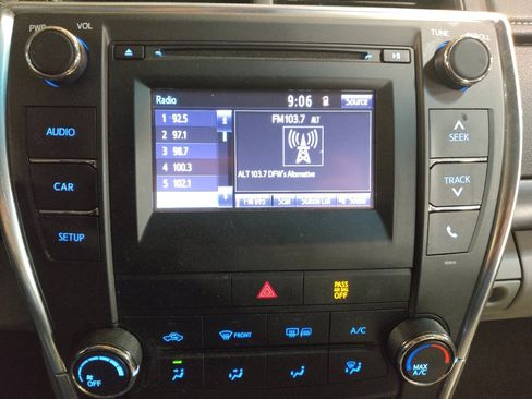 Used 2017 Toyota Camry LE image 25