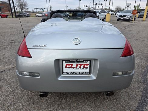 Used 2005 Nissan 350Z Touring image 6