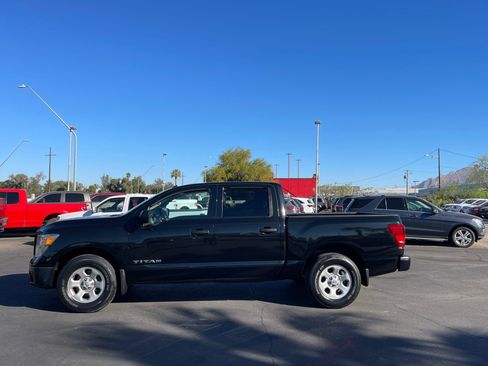 Used 2019 Nissan Titan S image 2