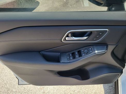 New 2026 Nissan Rogue Platinum AWD/4WD image 19