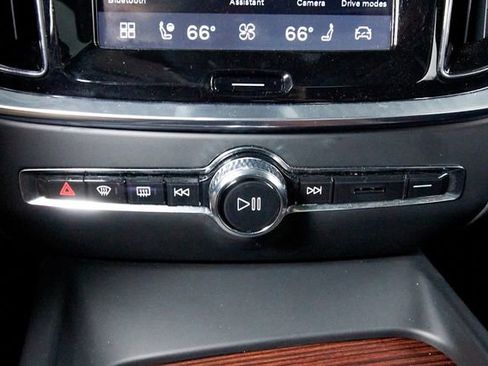 Certified 2025 Volvo V60 B5 Cross Country Plus image 17