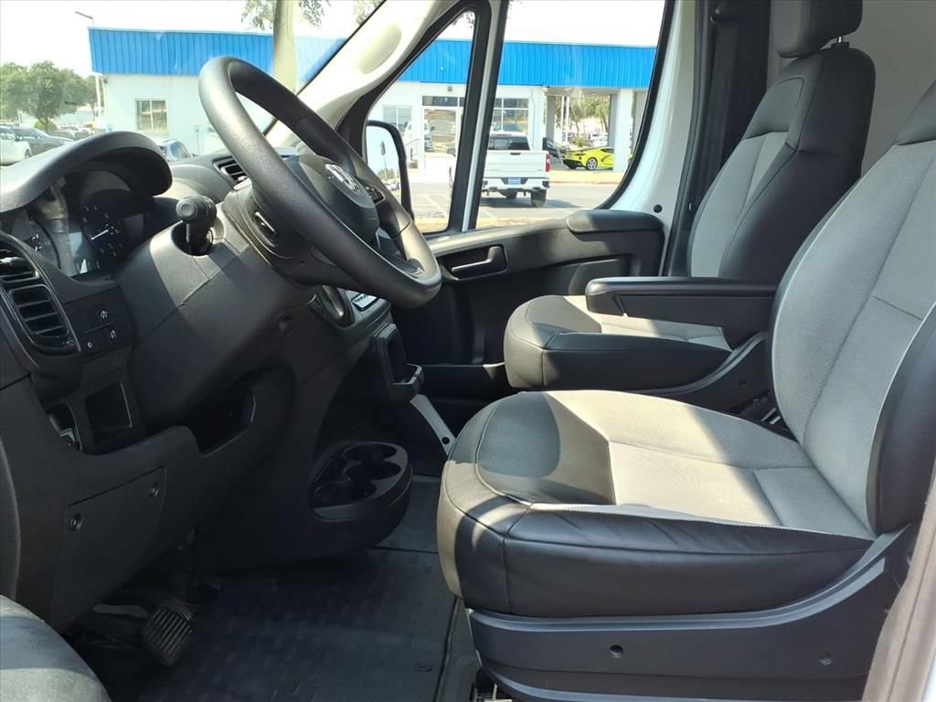 Used 2024 RAM ProMaster 2500 w/ Convenience Group FWD image 22
