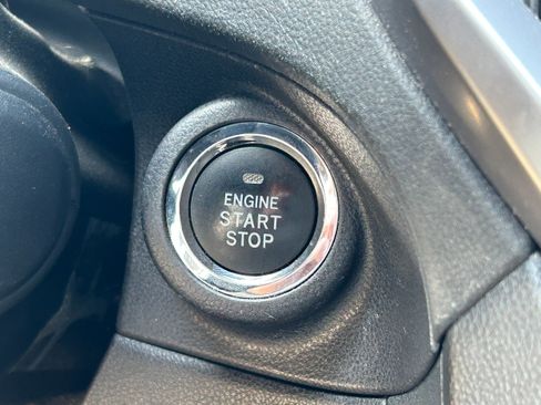 Used 2022 Subaru Ascent Limited w/ Technology Package image 8