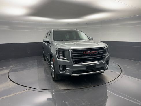 Used 2024 GMC Yukon XL SLT w/ SLT Luxury Package AWD/4WD image 12