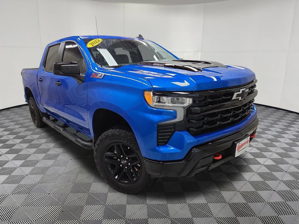 Used 2025 Chevrolet Silverado 1500 LT Trail Boss w/ Protection Package AWD/4WD image 3