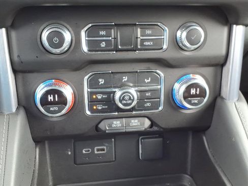 Used 2023 GMC Yukon SLE image 17