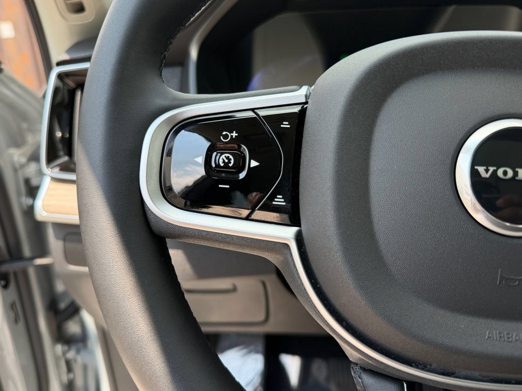 Certified 2026 Volvo XC90 T8 Plus w/ Protection Package Premier AWD/4WD image 20