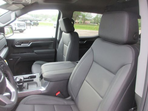 New 2026 GMC Sierra 1500 SLT image 12