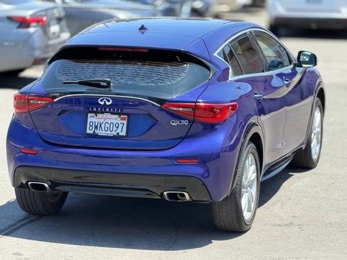 Used 2017 INFINITI QX30 w/ Cargo Package FWD image 18