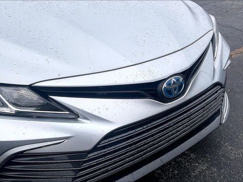 Used 2021 Toyota Camry LE image 32